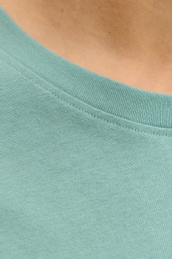 Camiseta básica com logo