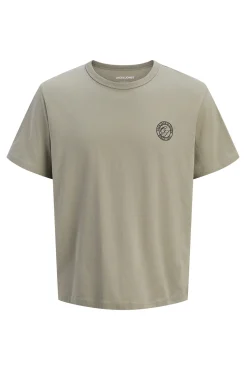 camiseta básica e descontraída