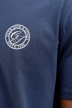 camiseta básica e descontraída