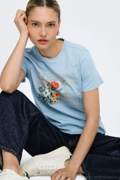 Camiseta com desenho frontal