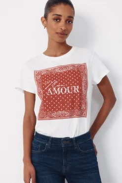 Camiseta com estampado posicional