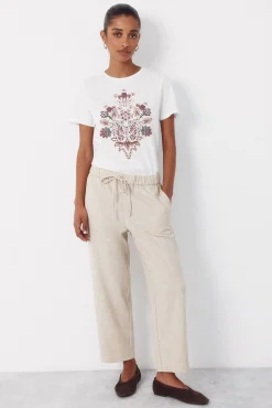 Camiseta com estampa floral