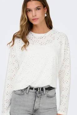 Camiseta com recortes