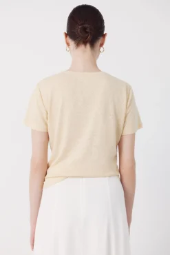 Camiseta de linho com decote em lurex