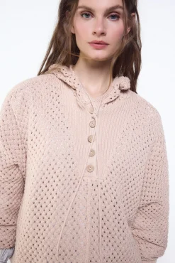 Camisola de malha rendada com capuz