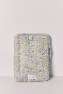 Capa para tablet com florzinhas Snoopy