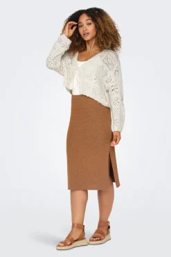 Casaco de malha curto de crochet cortado