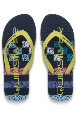 Chinelo com tira anatómica