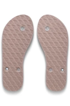 Chinelo de tiras com logo metálico