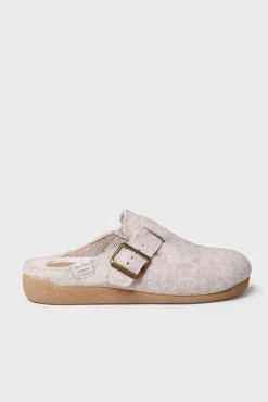 Chinelo feminino estilo tamanco em feltro
