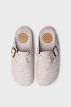 Chinelo feminino estilo tamanco em feltro
