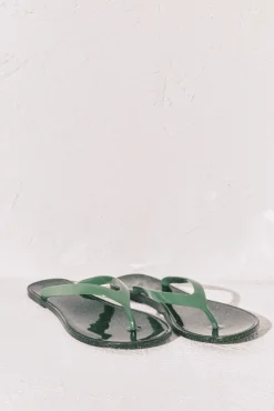 Chinelos de dedo com efeito glitter verde