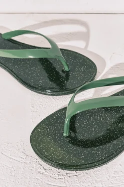 Chinelos de dedo com efeito glitter verde