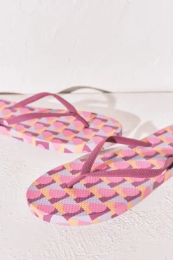 Chinelos de dedo estampado geométrico rosa