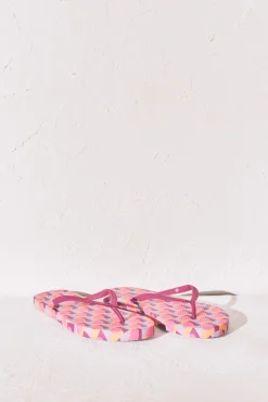 Chinelos de dedo estampado geométrico rosa