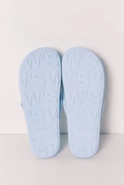 Chinelos de quarto com laçada volume azul