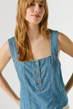 Colete leve em denim