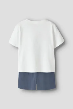 Conjunto de T-shirt e bermuda