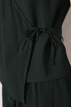 Conjunto colete e calções preto