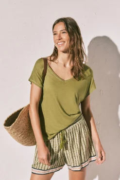 Conjunto de calções e t-shirt