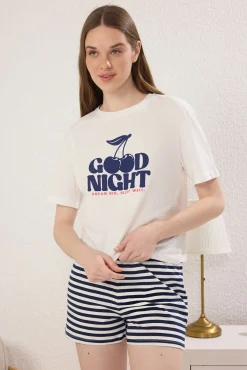 Conjunto de pijama curto de riscas cerejas