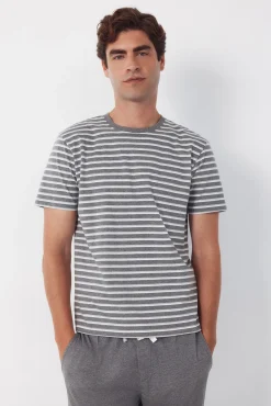 Conjunto de pijama em malha