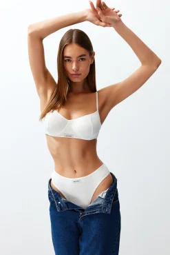 Conjunto de roupa interior canelado