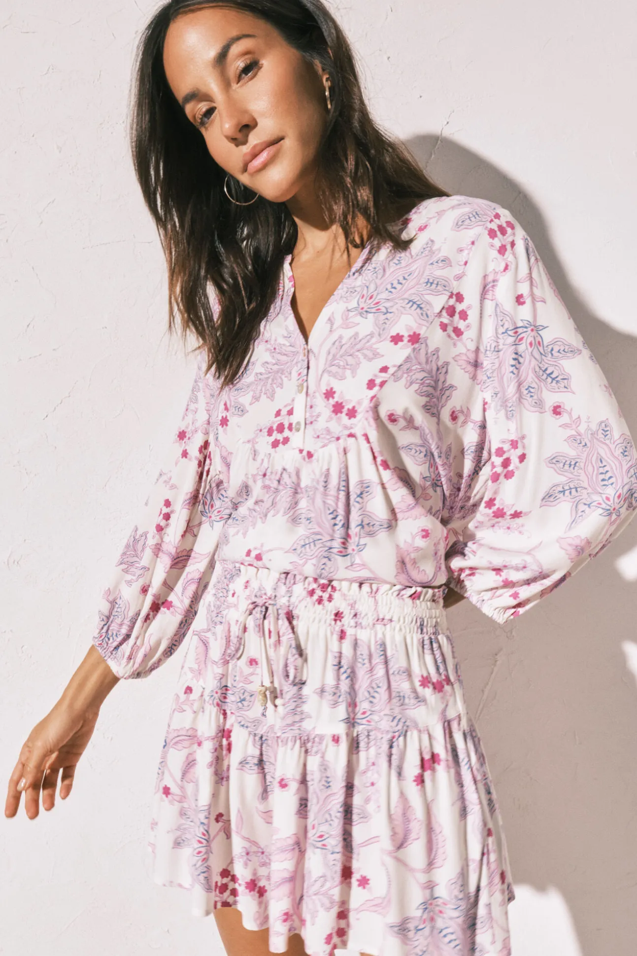 Conjunto de saia e camisola estampadas