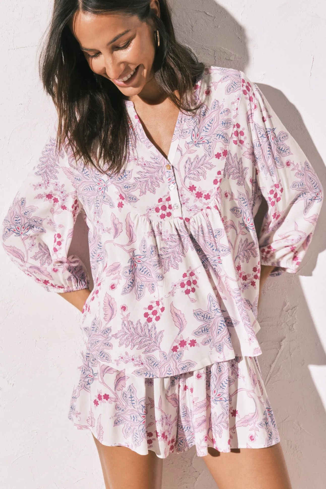 Conjunto de saia e camisola estampadas
