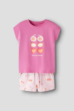 Conjunto de T-shirt e calções