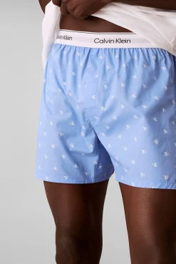 Conjunto pijama curto às riscas