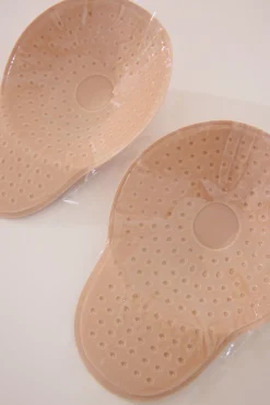 Copas adesivos de espuma na cor nude
