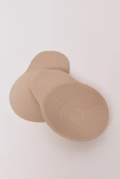 Copas adesivos de espuma na cor nude