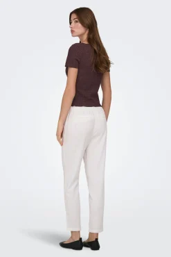 Crop top com estrutura