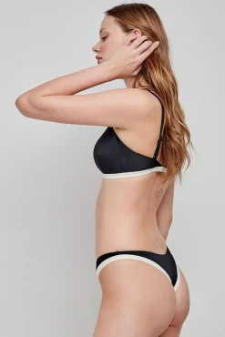 Cueca biquíni brasileira preta