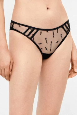 Cueca bordada em tule e cetim