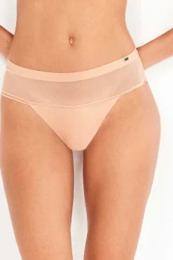 Cueca brasileira invisível