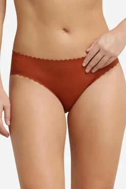 Cueca clássica em microfibra e renda