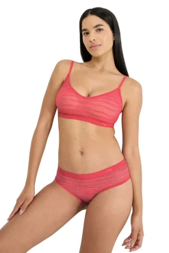 Cueca clássica em renda