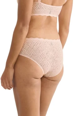 Cueca clássica em renda