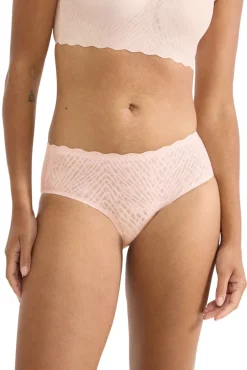 Cueca clássica em renda
