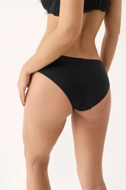 Cueca clássica em renda preta