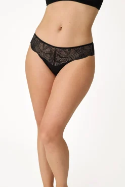 Cueca clássica em renda preta