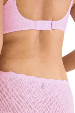 Cueca clássica invisível com renda