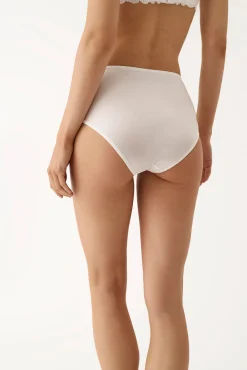 Cueca culotte cintura alta em renda floral branca