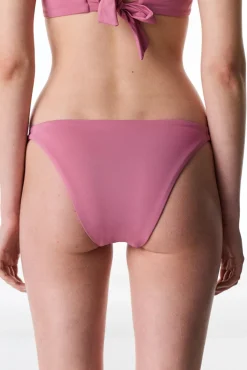Cueca de biquíni brasileira com laços