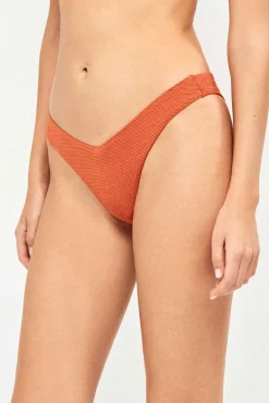 Cueca de biquíni brasileira em piqué lurex dourado