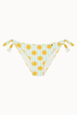 Cueca de biquíni clássica de riscas e sóis