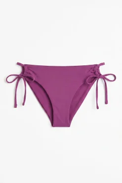 Cueca de biquíni clássica efeito U grená