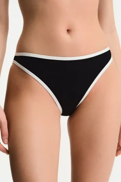 Cueca de biquíni clássica minimalista